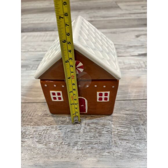Target Bullseye Gingerbread House Cookie Jar, gingerbread ornaments, Peppermint - Picture 6 of 12